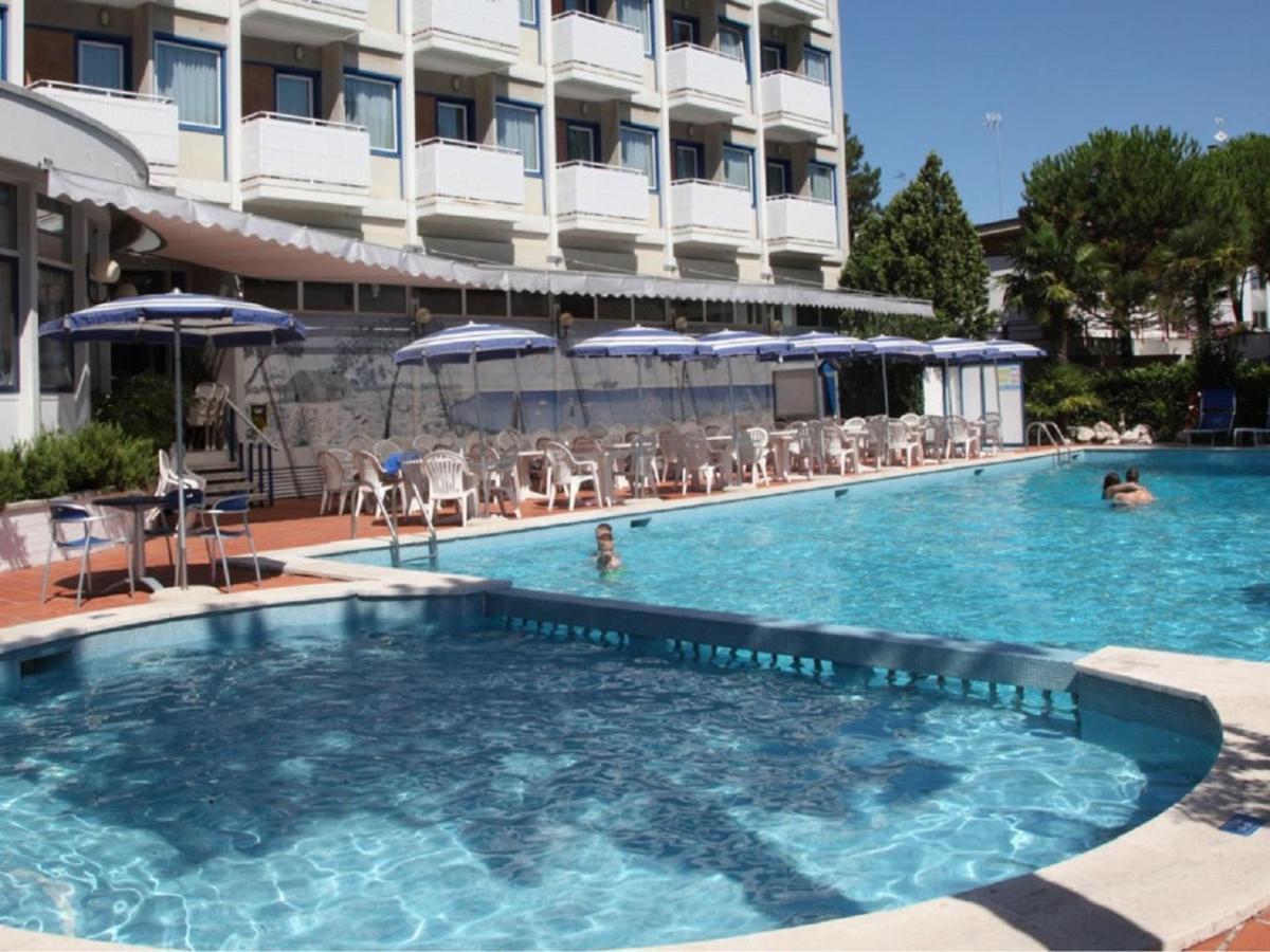 Hotel Medusa Splendid ลินญาโน ซับเบียโดโร ภายนอก รูปภาพ