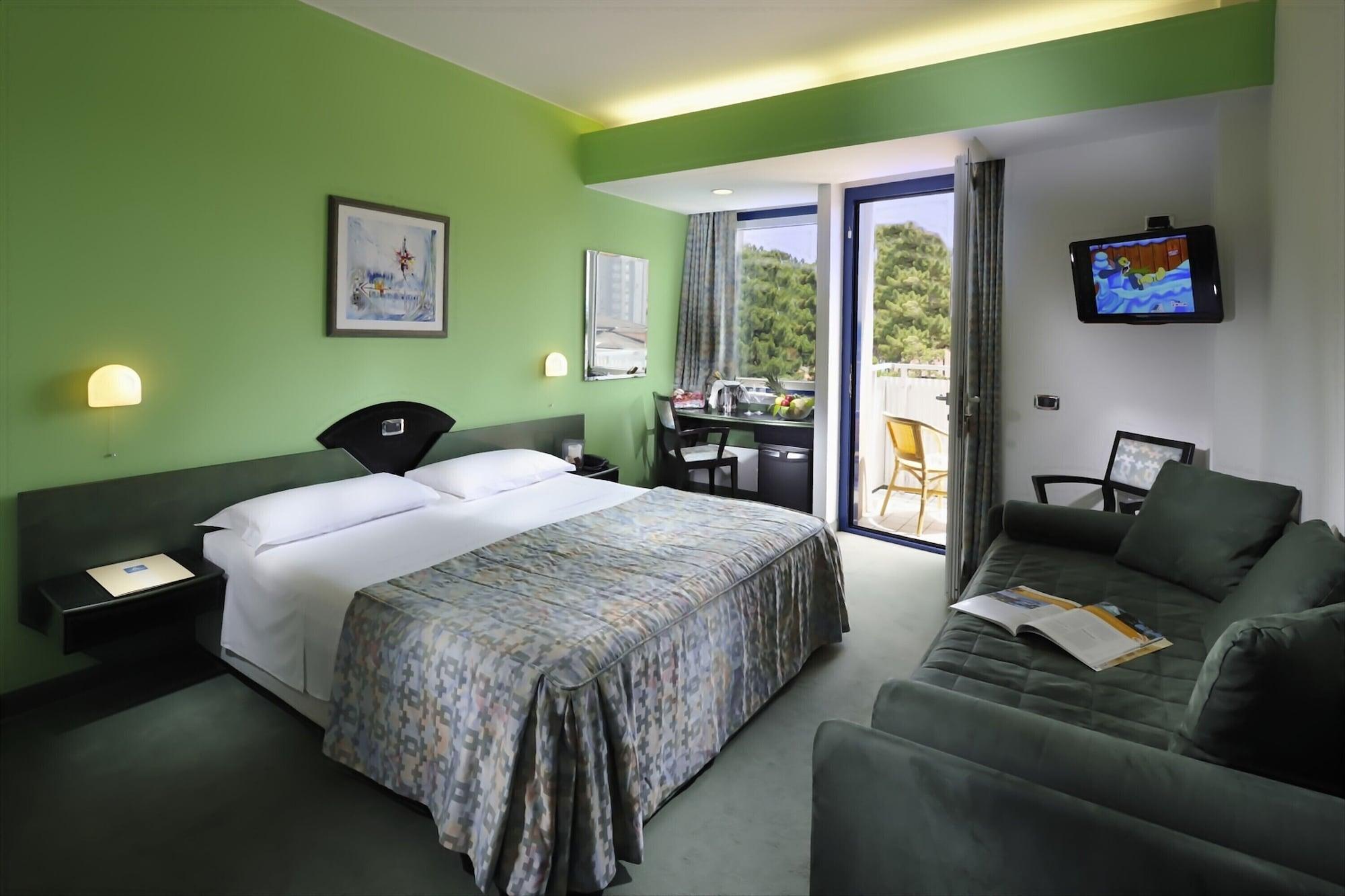 Hotel Medusa Splendid ลินญาโน ซับเบียโดโร ภายนอก รูปภาพ