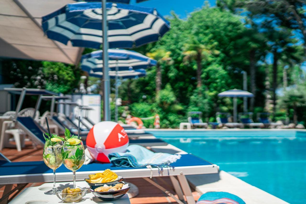 Hotel Medusa Splendid ลินญาโน ซับเบียโดโร ภายนอก รูปภาพ