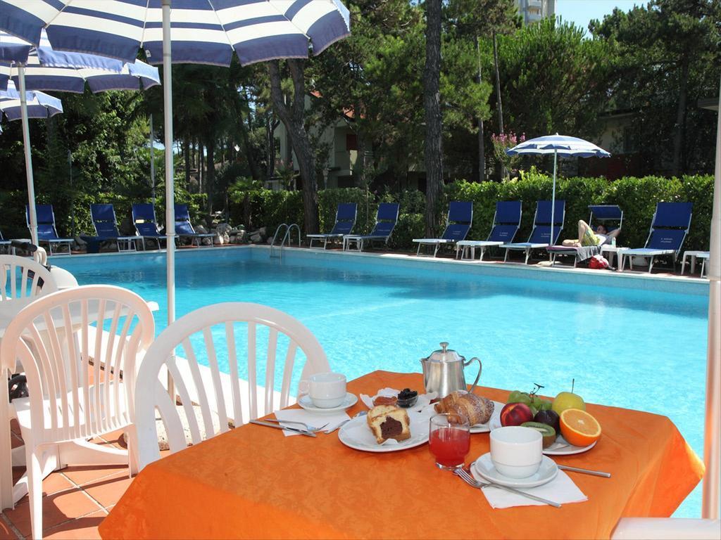 Hotel Medusa Splendid ลินญาโน ซับเบียโดโร ภายนอก รูปภาพ