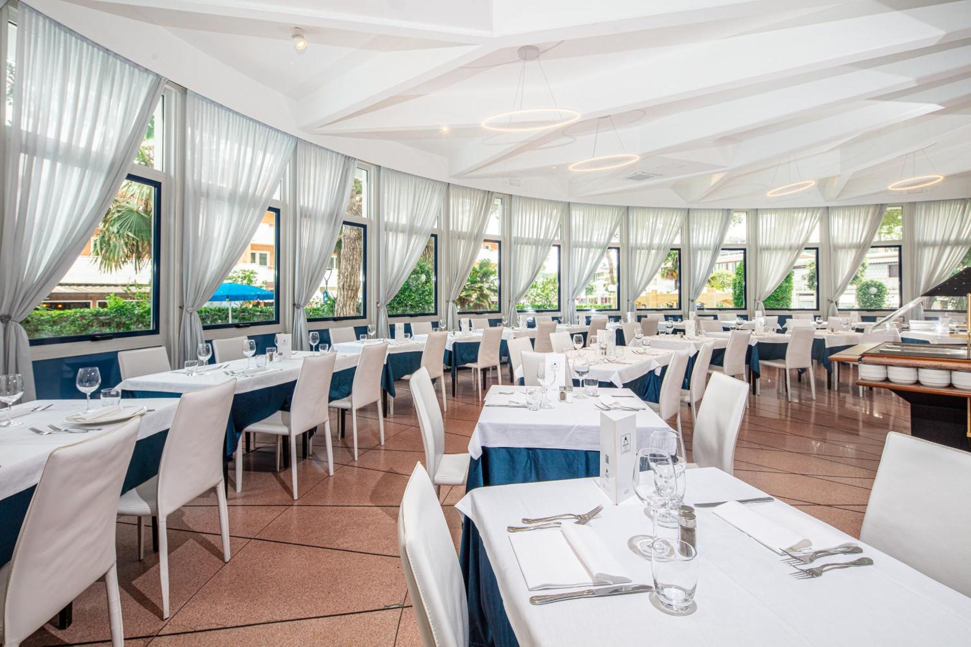 Hotel Medusa Splendid ลินญาโน ซับเบียโดโร ภายนอก รูปภาพ
