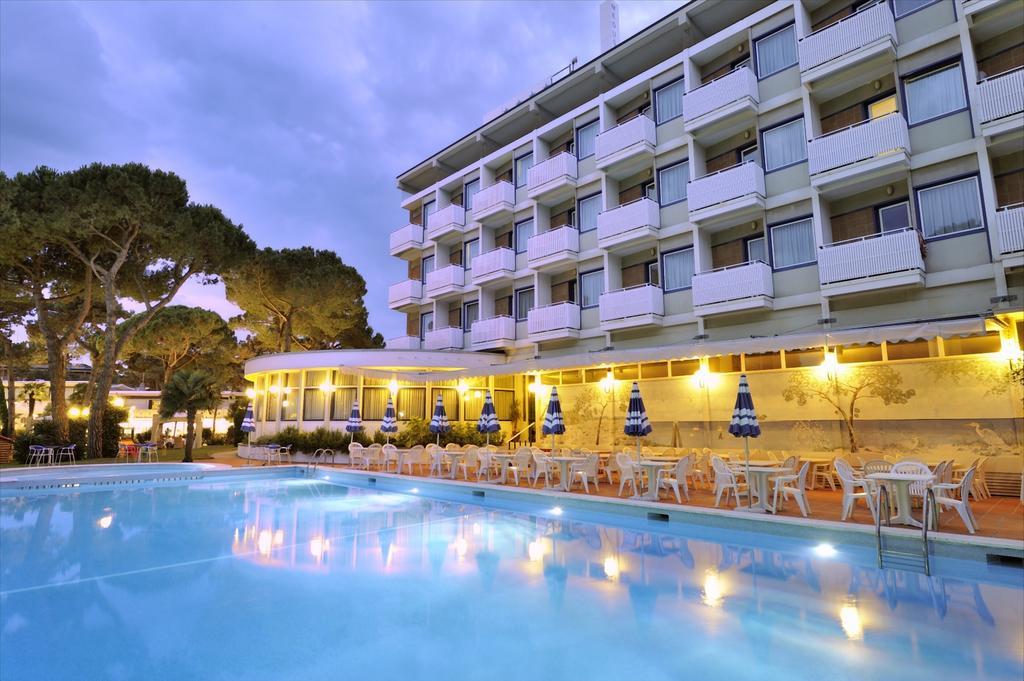 Hotel Medusa Splendid ลินญาโน ซับเบียโดโร ภายนอก รูปภาพ