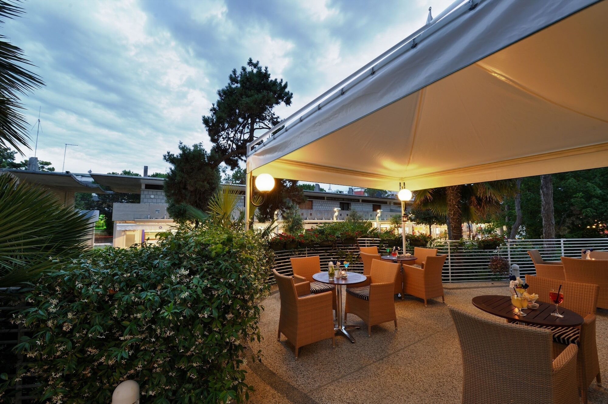 Hotel Medusa Splendid ลินญาโน ซับเบียโดโร ภายนอก รูปภาพ